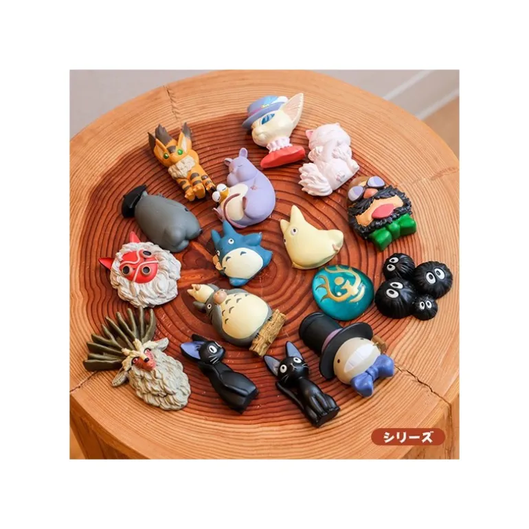 Magnet Personnage Totoro Blanc part en courant - Mon Voisin Totoro