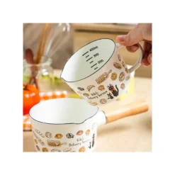 Tasse à mesurer émail Viennoiseries 450ml - Kiki la petite sorcière